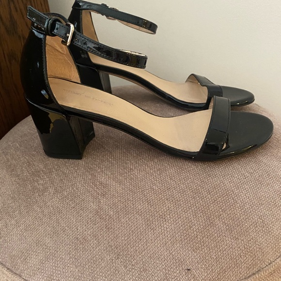 SIMPLY A GREAT DEAL! stuart weitzman simple sandal - Picture 4 of 7